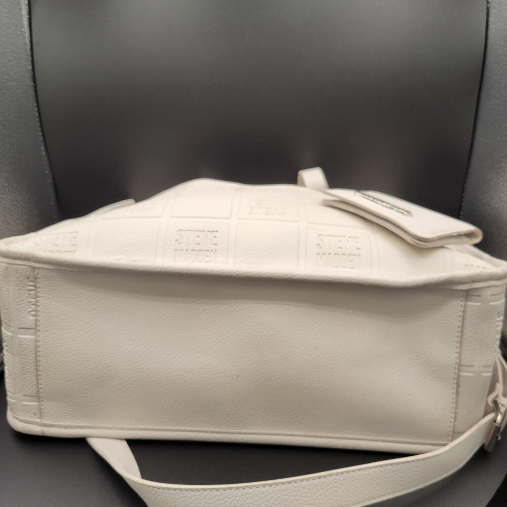 Steve Madden Bsidra Large Crossbody Tote Bag in Ivory - Picture 3 of 4